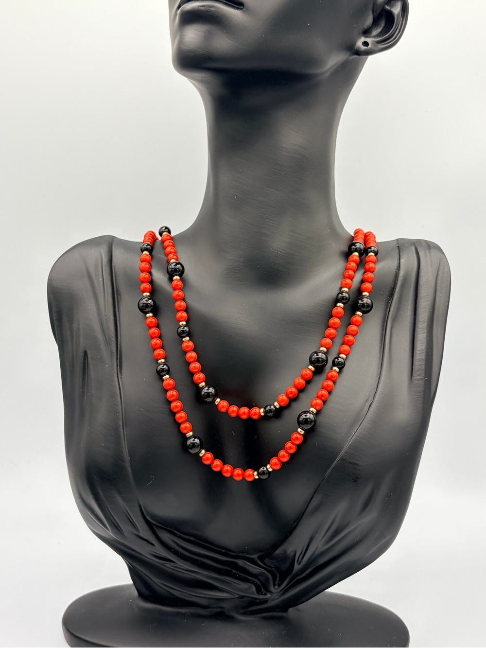 14k Gold, Onyx, Coral Vintage Zoe B Red and Black Beaded Layered Necklace 16”